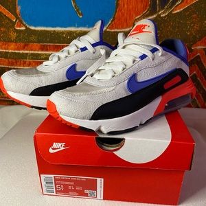 🔥🔥Nike Air max 2090 (gs) 5.5 youth size 🔥🔥